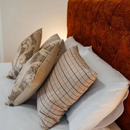 2-bedroom Flat - Sunny Balcony Appartement