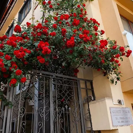 2-bedroom Flat - Sunny Balcony 아파트