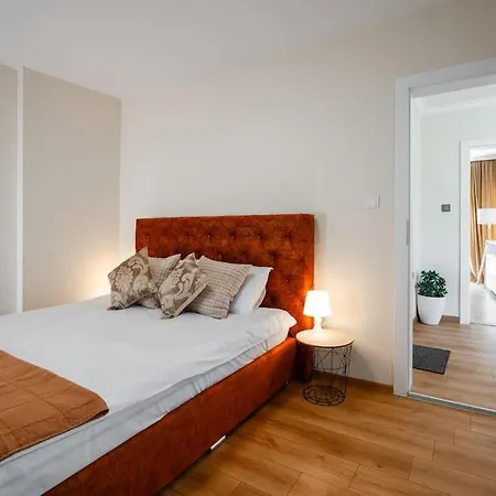 2-bedroom Flat - Sunny Balcony Lägenhet Plovdiv
